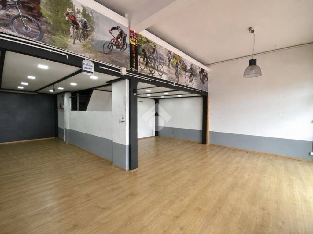 negozio in vendita a Roseto degli Abruzzi