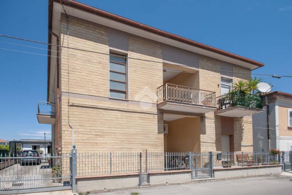 appartamento in vendita a Roseto degli Abruzzi in zona Cologna Spiaggia