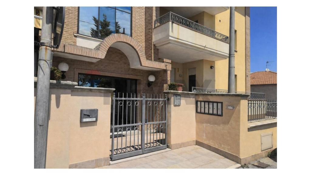 appartamento in vendita a Roseto degli Abruzzi in zona Cologna Spiaggia