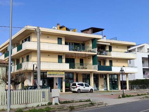 appartamento in vendita a Roseto degli Abruzzi in zona Cologna Spiaggia