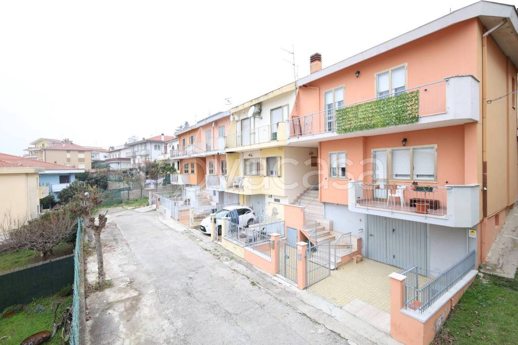 appartamento in vendita a Roseto degli Abruzzi in zona Montepagano