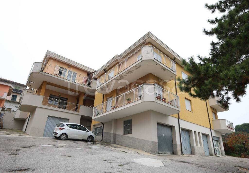 appartamento in vendita a Roseto degli Abruzzi in zona Montepagano