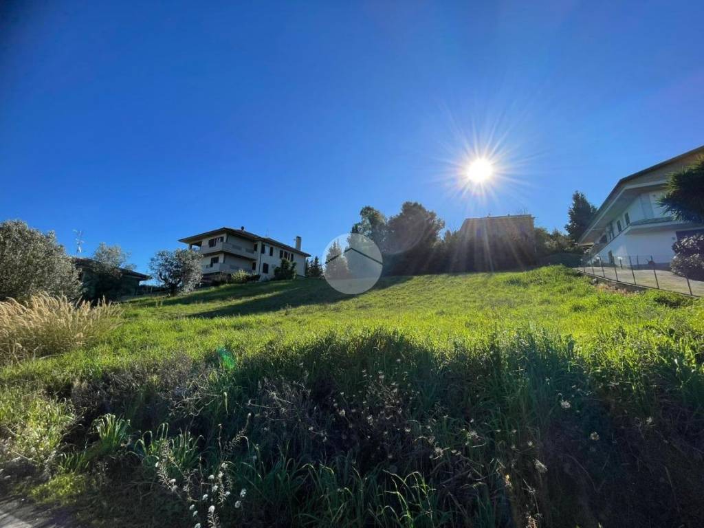terreno edificabile in vendita a Roseto degli Abruzzi