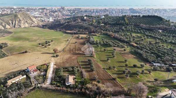 casa indipendente in vendita a Roseto degli Abruzzi in zona Montepagano