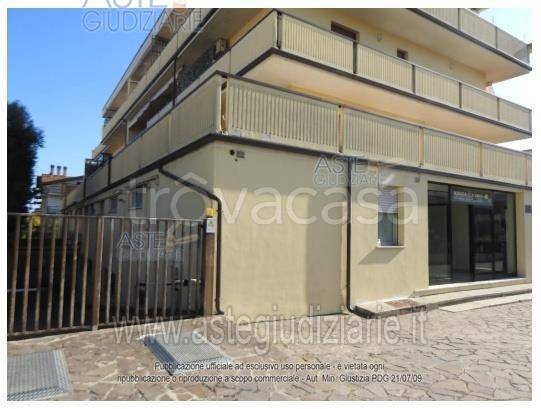 negozio in vendita a Roseto degli Abruzzi