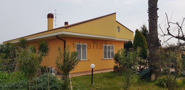 casa indipendente in vendita a Roseto degli Abruzzi