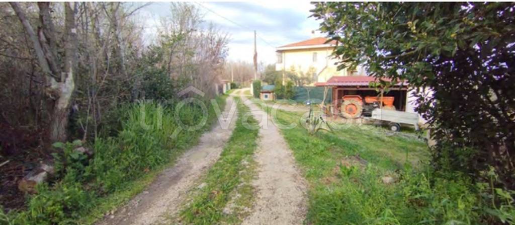 terreno edificabile in vendita a Roseto degli Abruzzi in zona San Giovanni