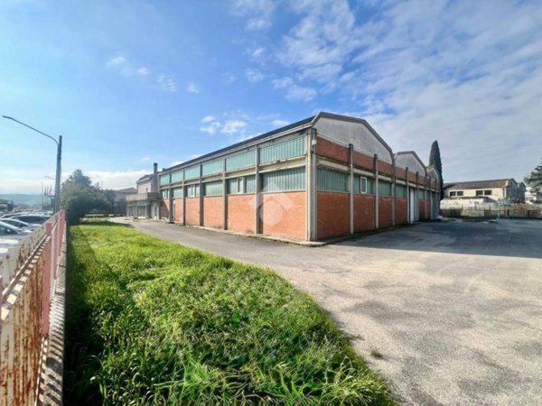 locale commerciale in vendita a Roseto degli Abruzzi