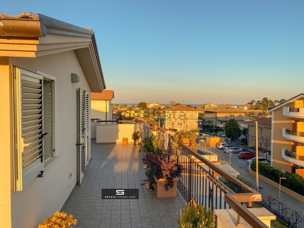 appartamento in vendita a Roseto degli Abruzzi in zona Cologna Spiaggia