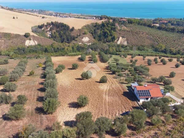 casa indipendente in vendita a Roseto degli Abruzzi