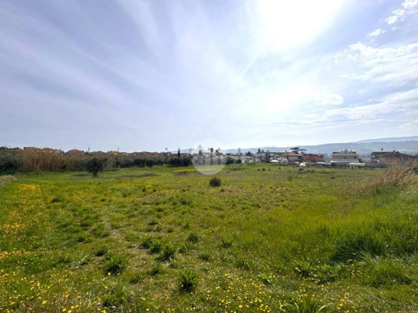 terreno edificabile in vendita a Roseto degli Abruzzi in zona Santa Lucia