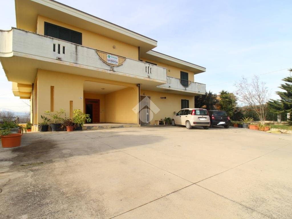 casa indipendente in vendita a Roseto degli Abruzzi