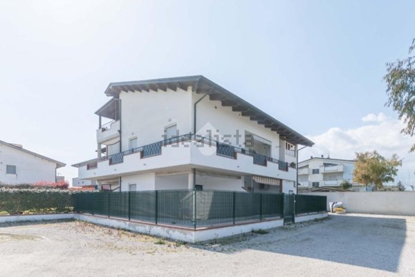 appartamento in vendita a Roseto degli Abruzzi in zona Cologna Spiaggia