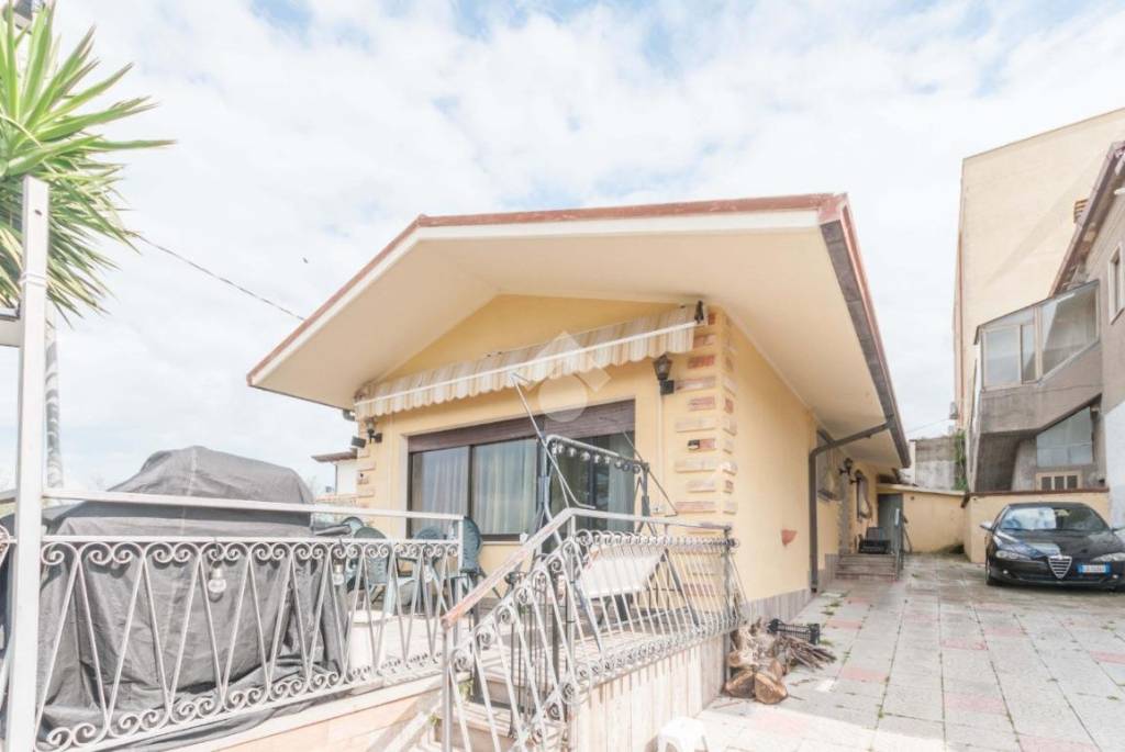 casa indipendente in vendita a Roseto degli Abruzzi in zona Cologna Spiaggia