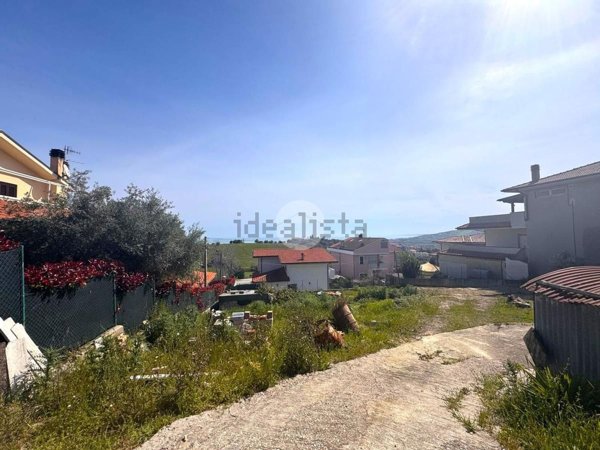 terreno edificabile in vendita a Roseto degli Abruzzi