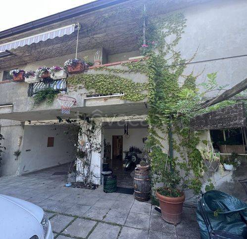 casa indipendente in vendita a Roseto degli Abruzzi in zona Cologna Spiaggia