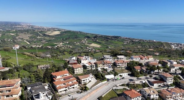 casa indipendente in vendita a Roseto degli Abruzzi in zona Montepagano