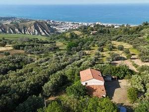 casa indipendente in vendita a Roseto degli Abruzzi in zona Montepagano