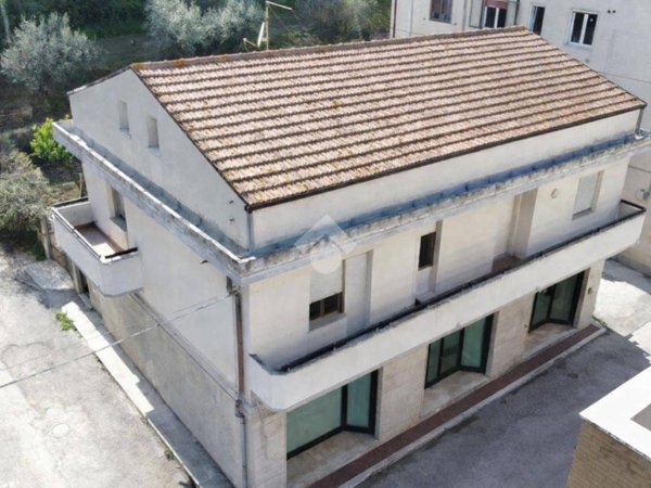 negozio in vendita a Roseto degli Abruzzi