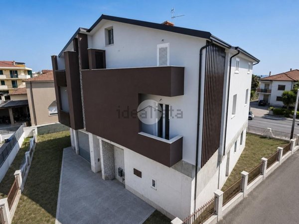 appartamento in vendita a Roseto degli Abruzzi in zona Cologna Spiaggia