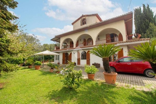 casa indipendente in vendita a Roseto degli Abruzzi in zona Cologna Spiaggia