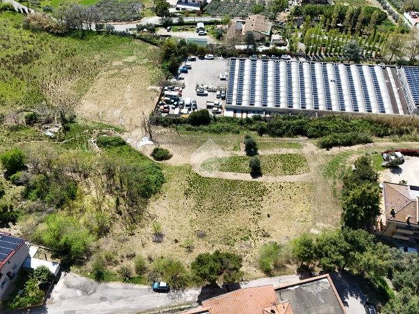 terreno edificabile in vendita a Roseto degli Abruzzi in zona Montepagano