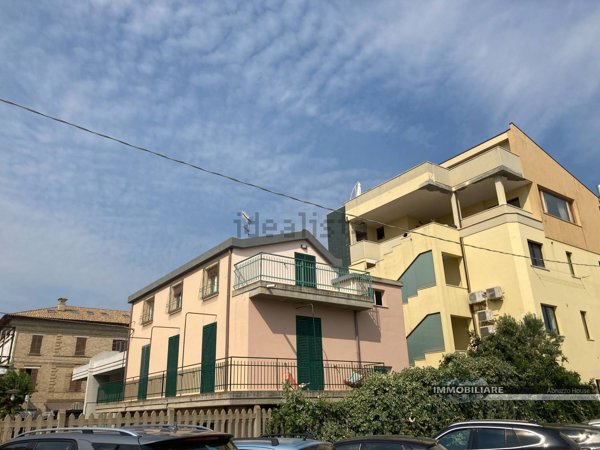 casa indipendente in vendita a Roseto degli Abruzzi