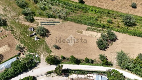 terreno edificabile in vendita a Roseto degli Abruzzi in zona Cologna Spiaggia