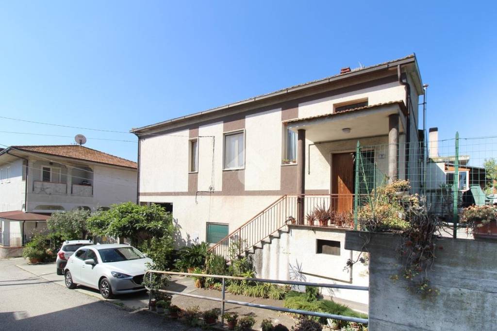casa indipendente in vendita a Roseto degli Abruzzi in zona San Giovanni