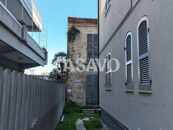 casa indipendente in vendita a Roseto degli Abruzzi