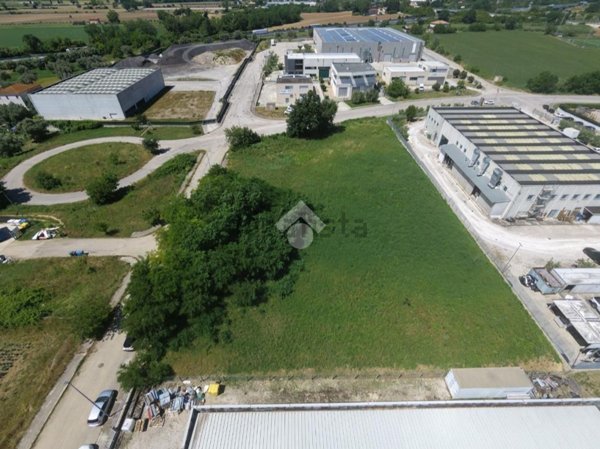 terreno edificabile in vendita a Roseto degli Abruzzi