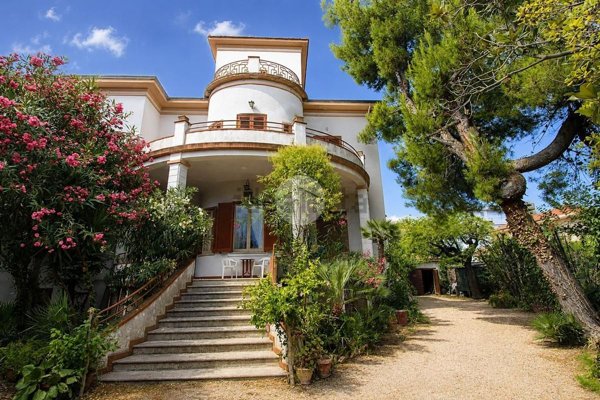 casa indipendente in vendita a Roseto degli Abruzzi