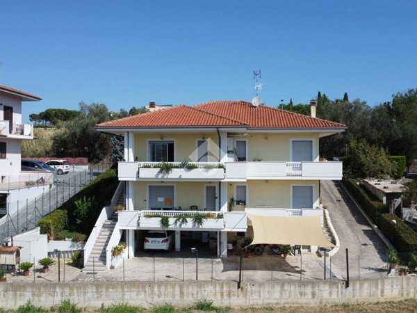 casa indipendente in vendita a Roseto degli Abruzzi in zona Voltarrosto
