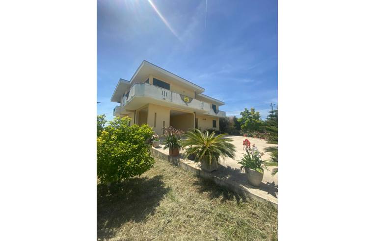 casa indipendente in vendita a Roseto degli Abruzzi in zona Casal Thaulero