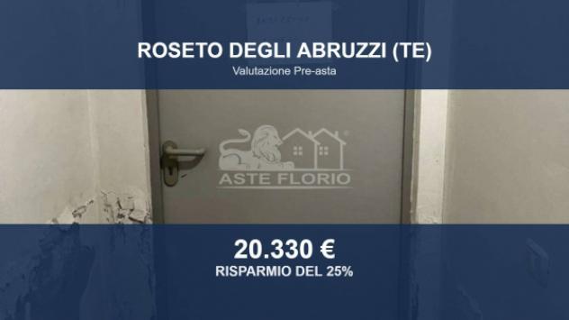 locale commerciale in vendita a Roseto degli Abruzzi in zona Cologna Spiaggia