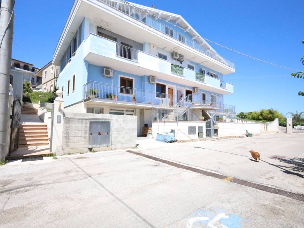 appartamento in vendita a Roseto degli Abruzzi in zona Campo a Mare