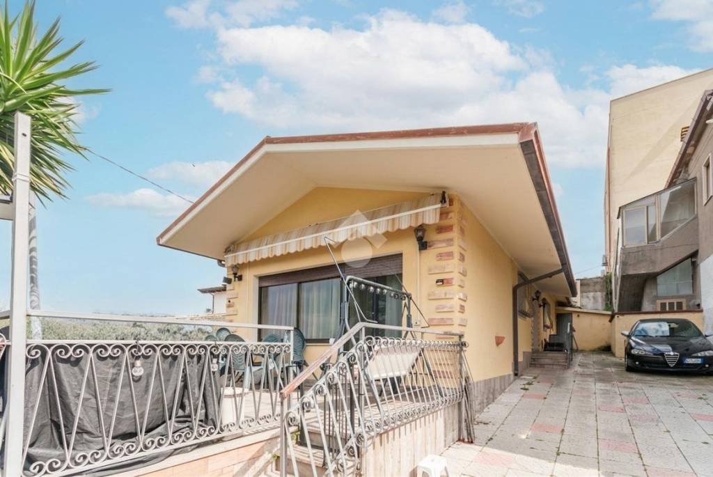 casa indipendente in vendita a Roseto degli Abruzzi in zona Cologna Spiaggia