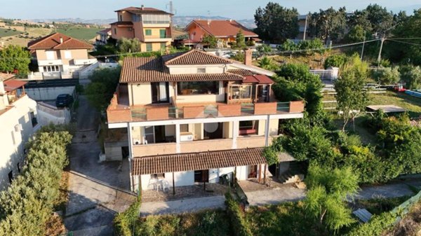 casa indipendente in vendita a Roseto degli Abruzzi in zona Cologna Paese