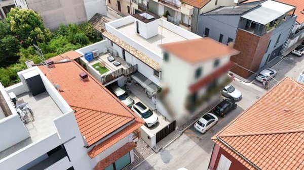 casa indipendente in vendita a Roseto degli Abruzzi in zona Campo a Mare