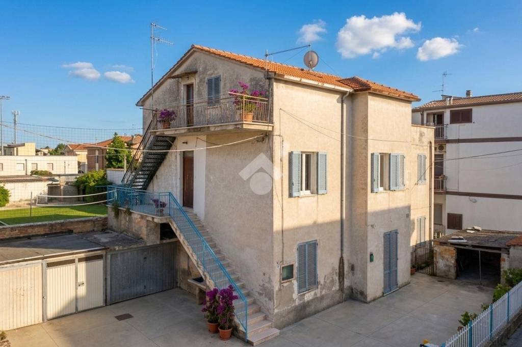 casa indipendente in vendita a Roseto degli Abruzzi