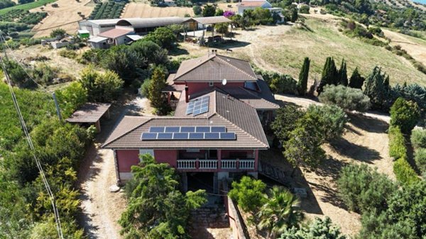 casa indipendente in vendita a Roseto degli Abruzzi in zona Montepagano