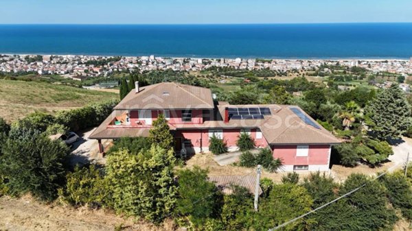 casa indipendente in vendita a Roseto degli Abruzzi in zona Montepagano