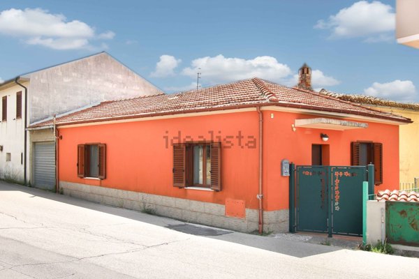 casa indipendente in vendita a Roseto degli Abruzzi in zona Cologna Paese
