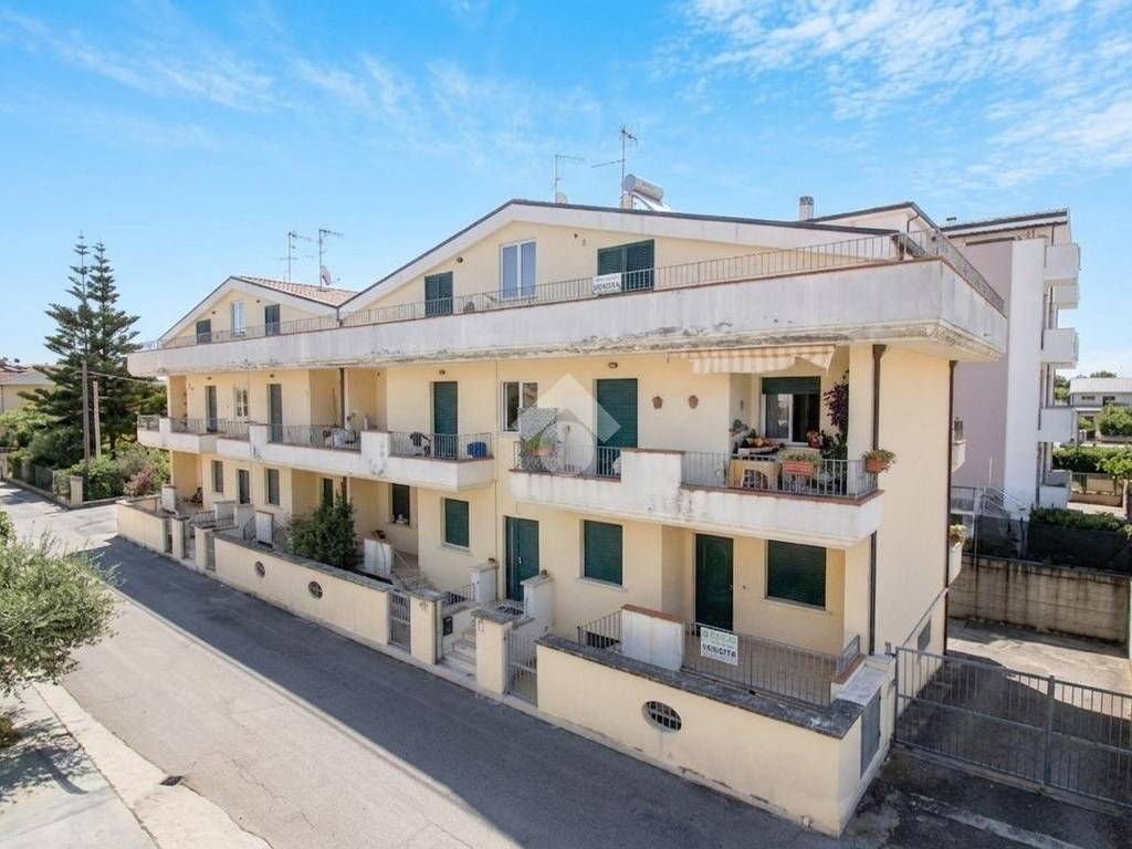 appartamento in vendita a Roseto degli Abruzzi in zona Cologna Spiaggia