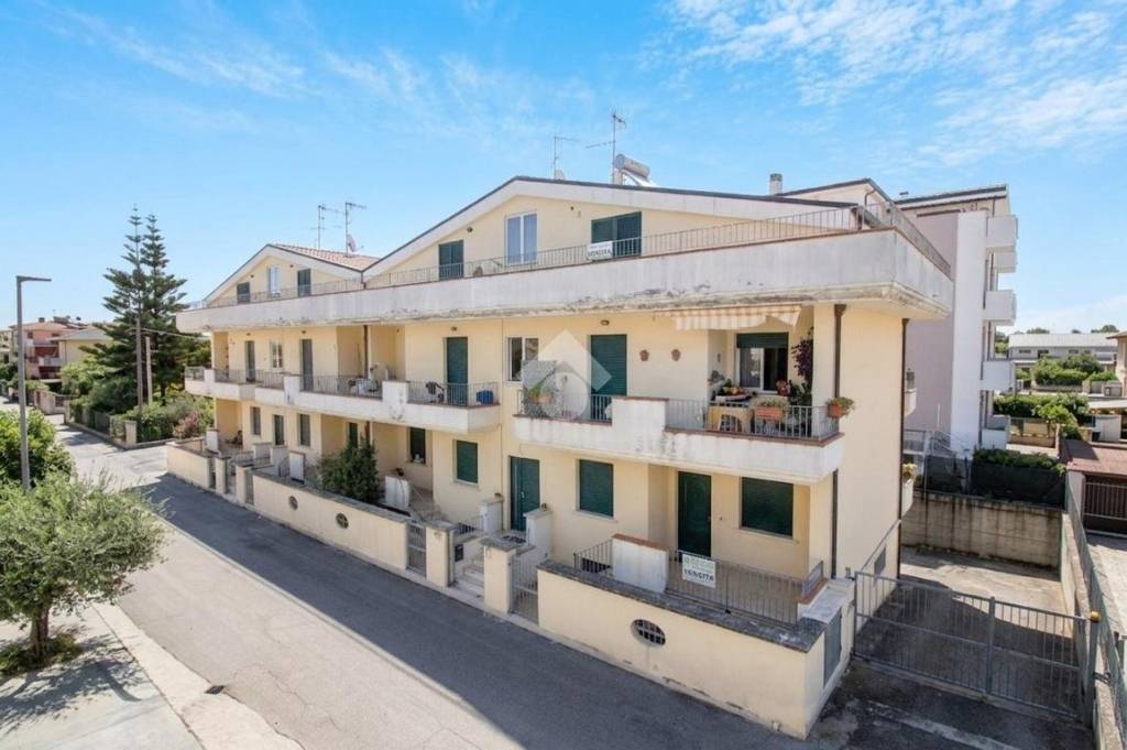 appartamento in vendita a Roseto degli Abruzzi in zona Cologna Spiaggia