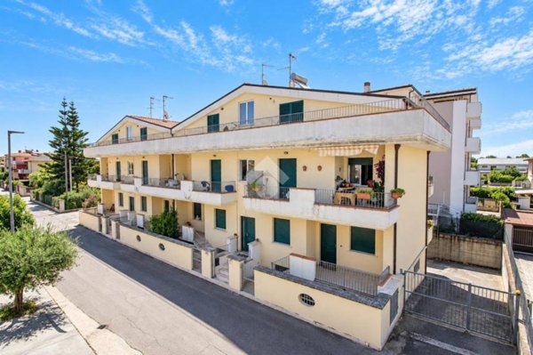 appartamento in vendita a Roseto degli Abruzzi in zona Cologna Spiaggia