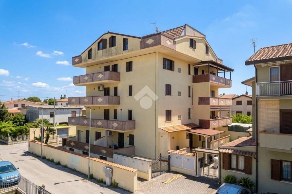 appartamento in vendita a Roseto degli Abruzzi in zona Campo a Mare