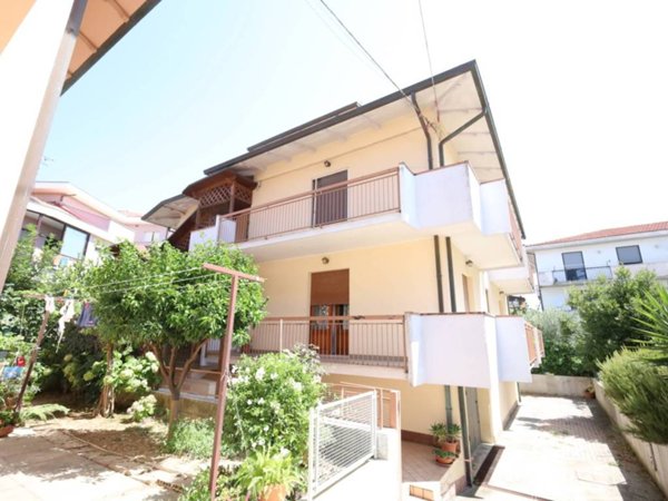 appartamento in vendita a Roseto degli Abruzzi in zona Campo a Mare