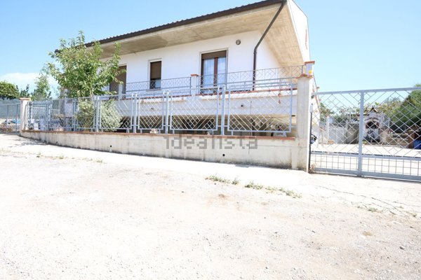 casa indipendente in vendita a Roseto degli Abruzzi in zona San Giovanni