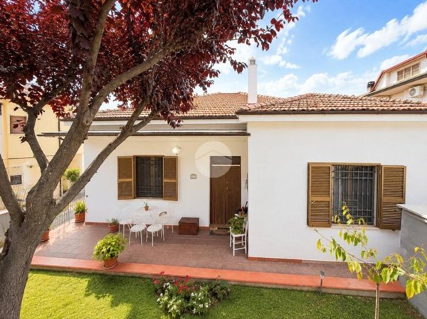 casa indipendente in vendita a Roseto degli Abruzzi in zona Cologna Paese